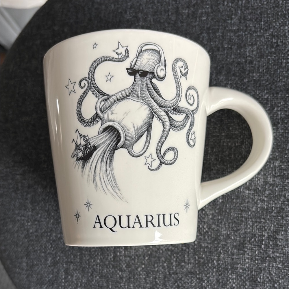 Williams Sonoma Aquarius Mug with Descriptive Words Inside Rim